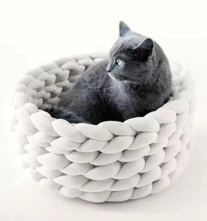 Cozy Braided Pet Nest Bed